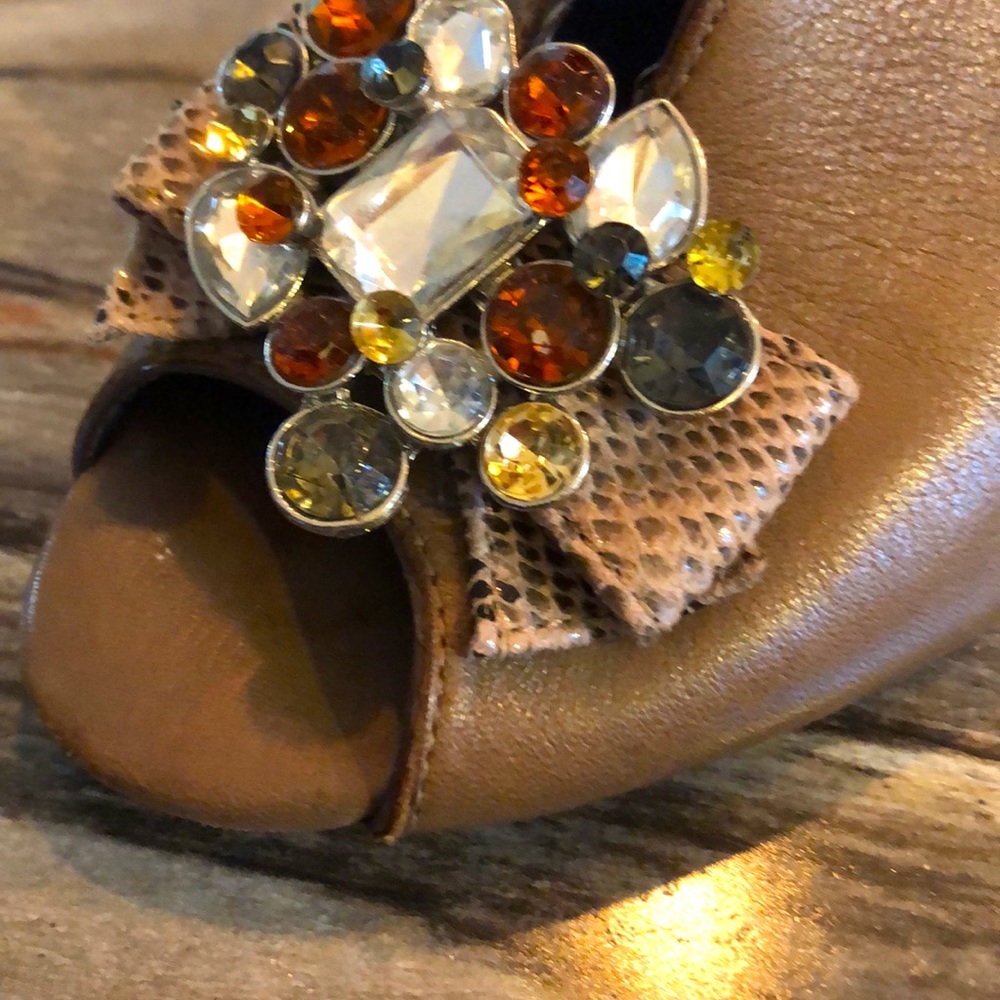 Poetic License Brown Leather pumps. 7.5.